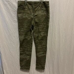 Loft Camo Sz 10 pants